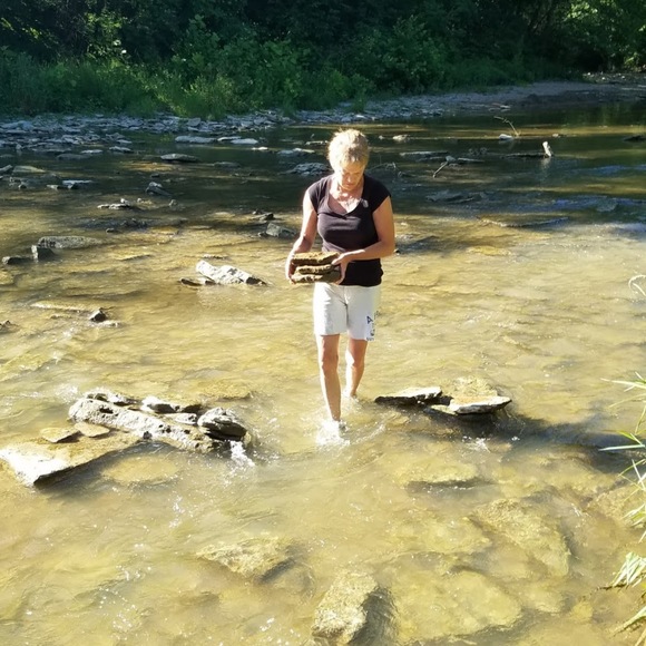 Meet your Posher, Lisa - Picture 1 of 1